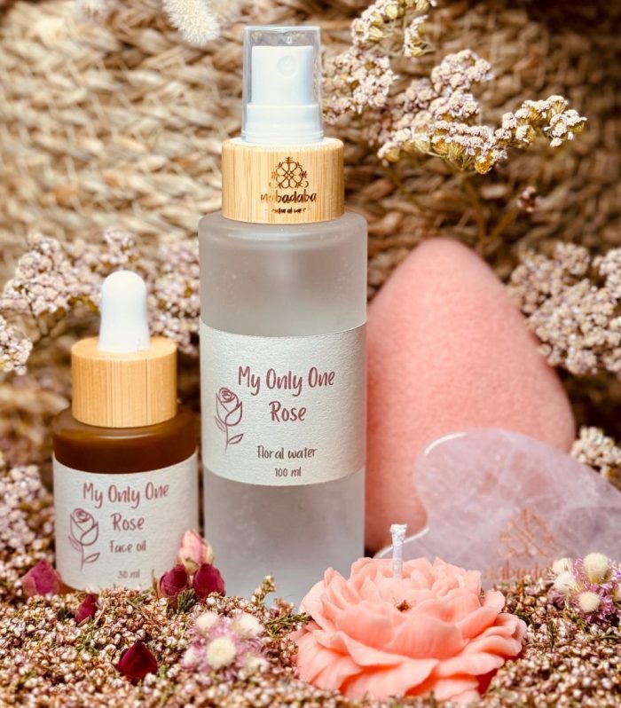 Rose Quartz Gua Sha Gift Set with Damask Rose Facial Mist & Oil