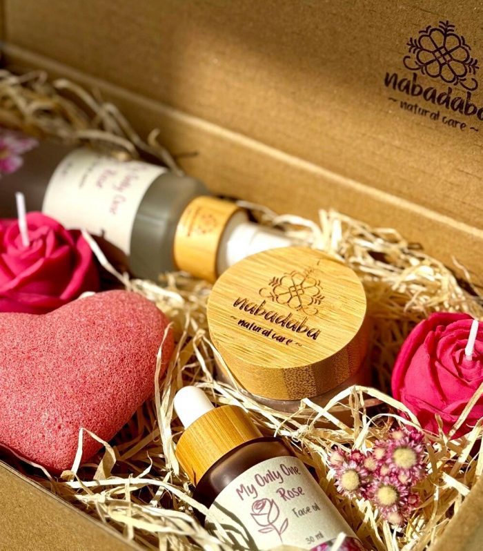 Luxurious Rose Face SPA Gift Set for Sensitive Skin with Damask Rose Oil